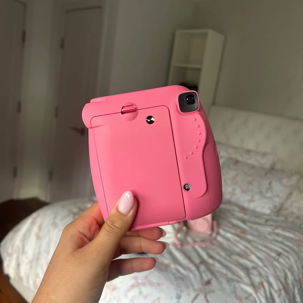 Fujifilm Instax Mini 9 in Vibrant Pink
